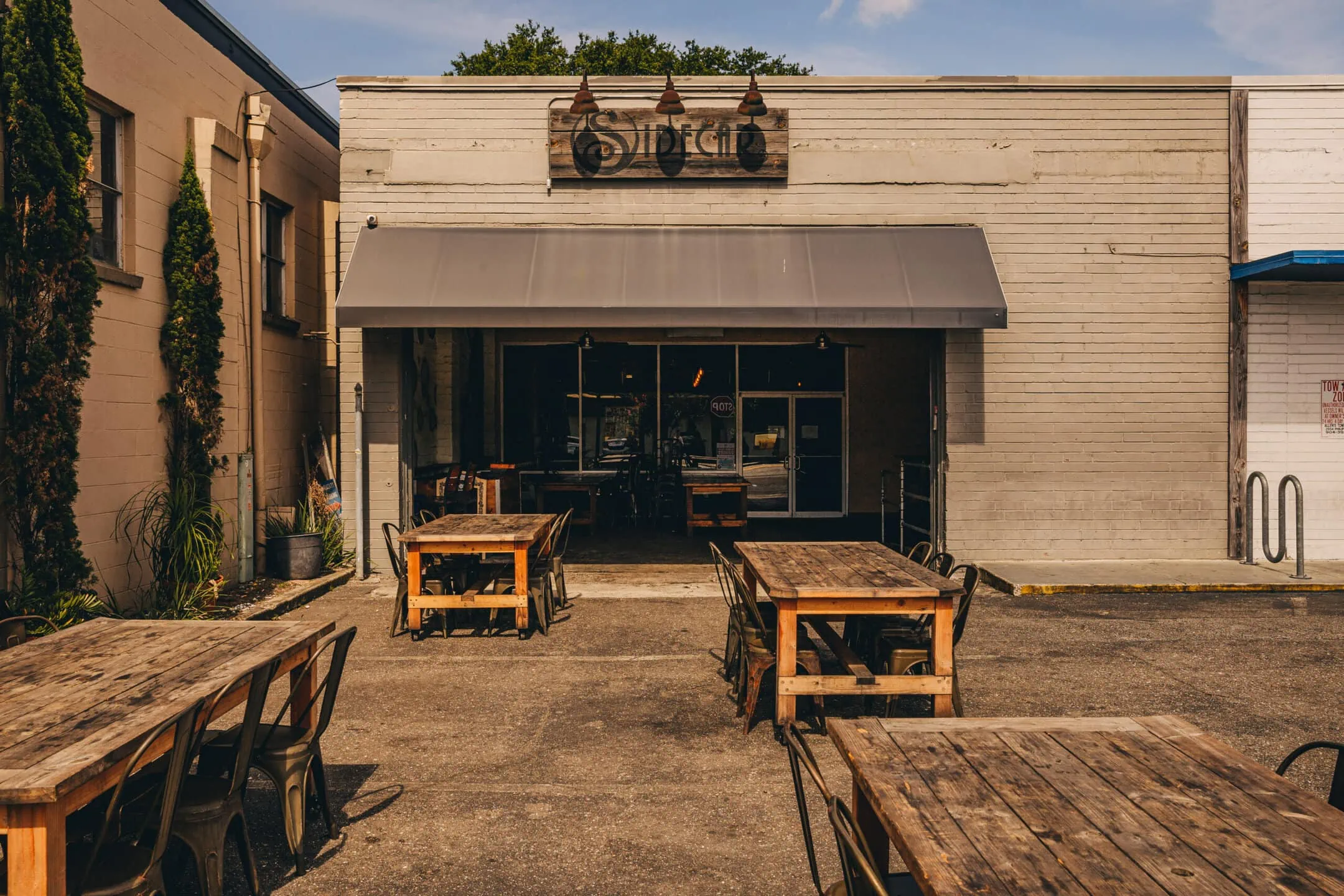 outdoor seating at gainesville sidecar