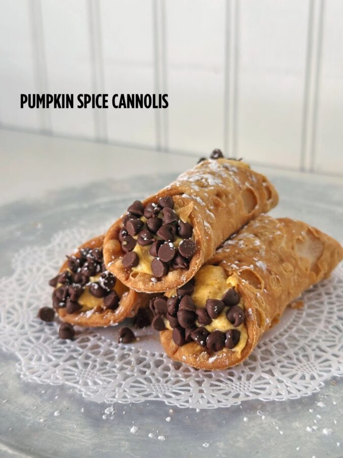 PUMPKIN SPICE CANNOLI