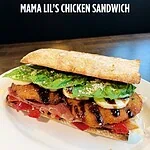 MAMA LIL’S CHICKEN SANDWICH